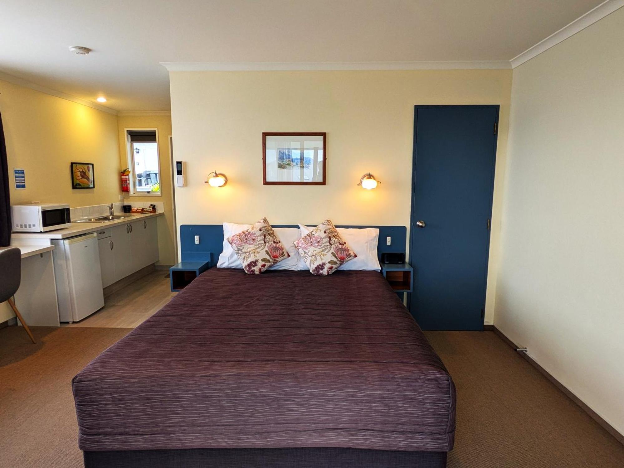 The Peninsula Motel 4*